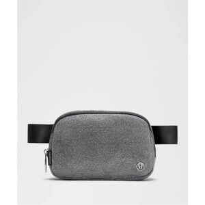 NWT.  Lululemon Everywhere Belt Bag Glitter